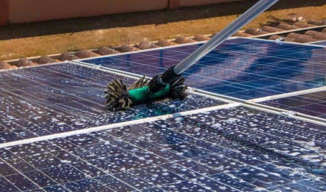 Cleaning-Solar-Panel