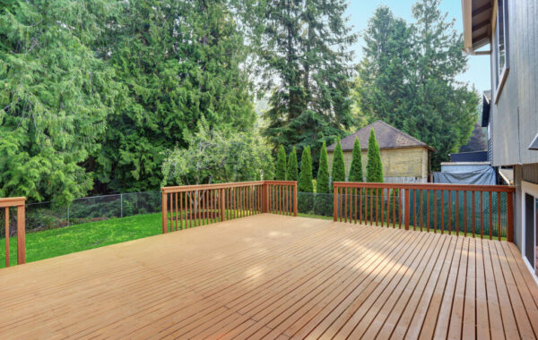 Outdoor-Deck-Cleaning